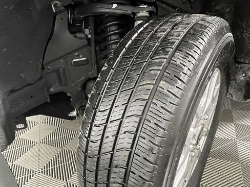 Certified 2025 Toyota Tacoma SR5 image 24