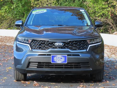Used 2021 Kia Sorento LX image 10