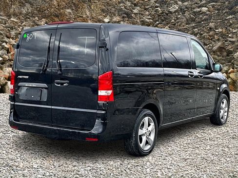 Used 2018 Mercedes-Benz Metris Passenger image 2