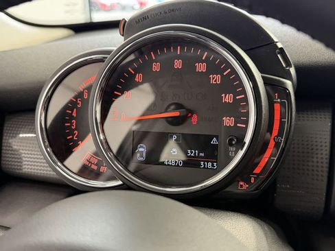 Used 2018 MINI Cooper 4-Door Hardtop FWD image 17