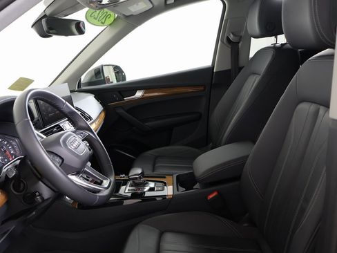 Used 2023 Audi Q5 2.0T Premium w/ Convenience Package image 19