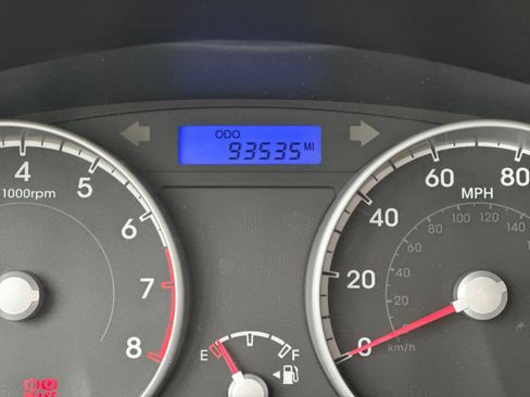 Used 2010 Hyundai Accent Hatchback image 24