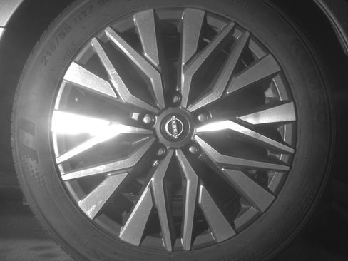 Used 2025 Nissan Altima 2.5 SV FWD image 15
