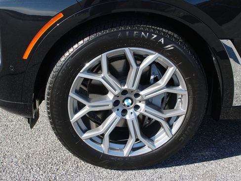 Used 2025 BMW X7 xDrive40i image 36