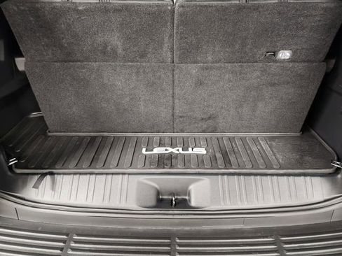Used 2025 Lexus GX 550 w/ Accessory Package (2T) AWD/4WD image 32