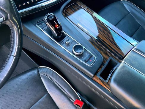 Used 2023 Cadillac Escalade Premium Luxury image 16