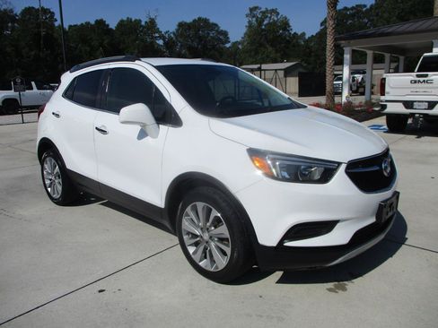 Used 2020 Buick Encore Preferred FWD image 3