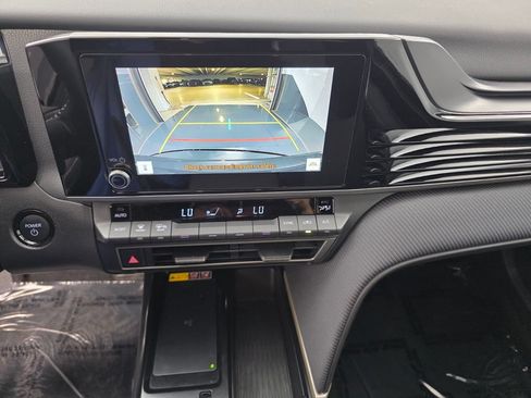 Used 2025 Toyota Camry SE FWD image 21