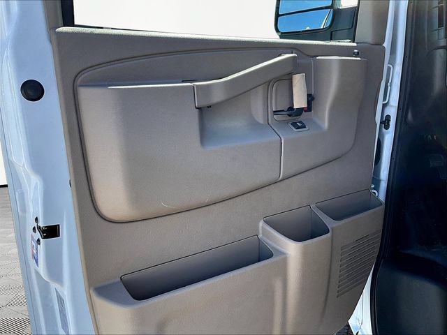New 2026 Chevrolet Express 2500 RWD image 18
