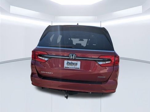 Used 2023 Honda Odyssey Touring image 4