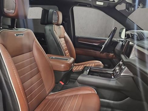 Used 2023 GMC Yukon XL Denali Ultimate w/ LPO, Floor Liner Package AWD/4WD image 19