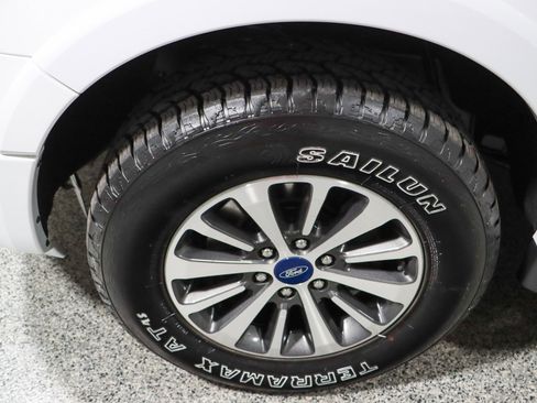 Used 2017 Ford Expedition XLT image 11