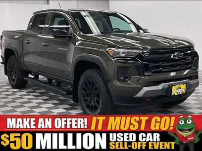 Used 2024 Chevrolet Colorado Z71 w/ Z71 Convenience Package 2