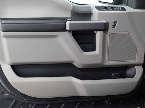 Used 2019 Ford F150 XLT w/ Equipment Group 302A Luxury AWD/4WD image 16