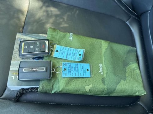 Used 2021 Jeep Grand Cherokee L Limited image 19