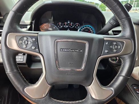 Used 2017 GMC Yukon Denali AWD/4WD image 33