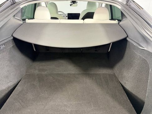 Used 2024 Tesla Model Y Long Range image 28