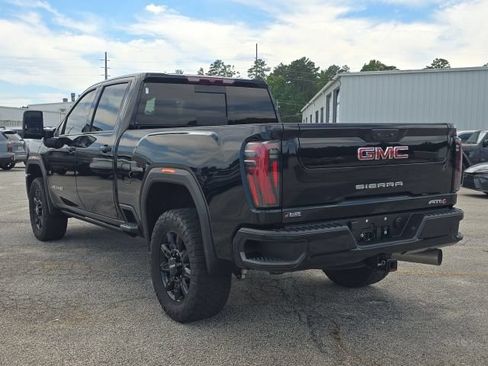 Used 2025 GMC Sierra 2500 AT4 AWD/4WD image 3