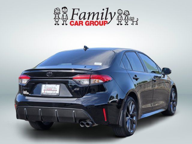 Certified 2025 Toyota Corolla SE FWD image 4