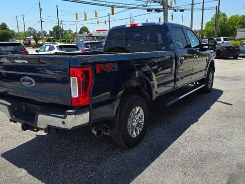Used 2018 Ford F250 XLT w/ XLT Premium Package AWD/4WD image 4
