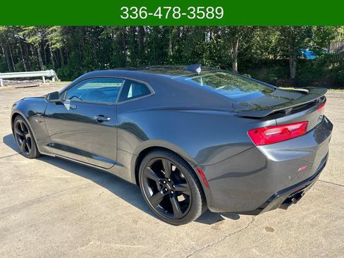 Used 2018 Chevrolet Camaro SS RWD image 3