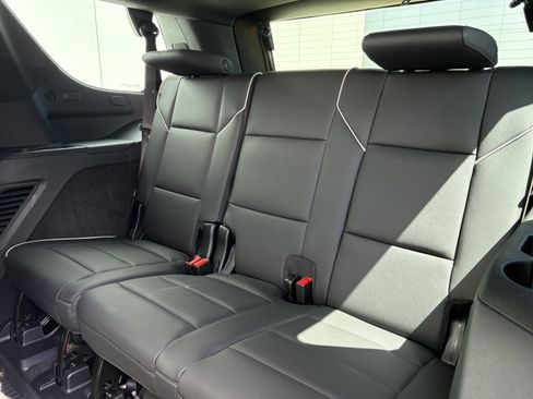 New 2026 Cadillac Escalade Luxury AWD/4WD image 14
