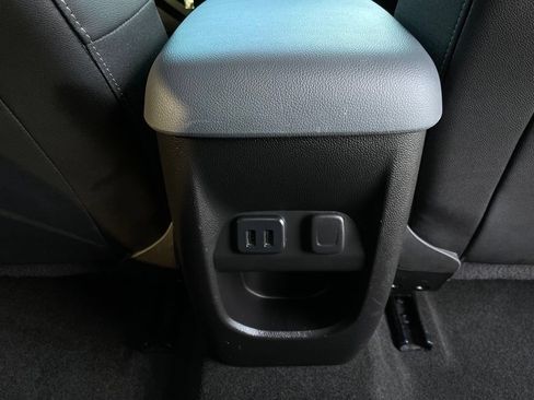 Used 2016 Chevrolet Colorado Z71 AWD/4WD image 36