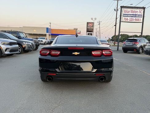 Used 2020 Chevrolet Camaro LT RWD image 5