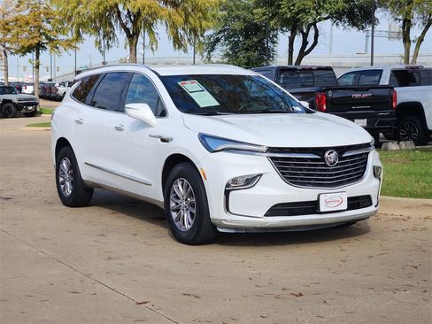 Used 2024 Buick Enclave Premium image 3