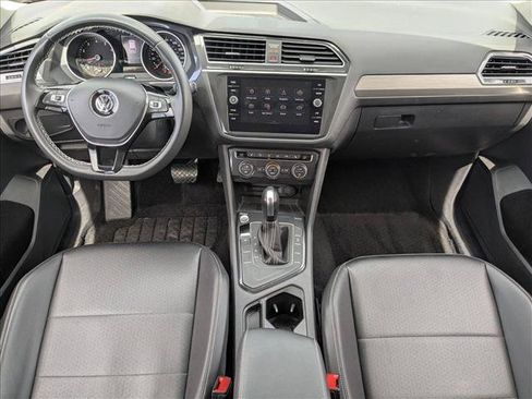 Used 2021 Volkswagen Tiguan SE w/ Panoramic Sunroof Package FWD image 18