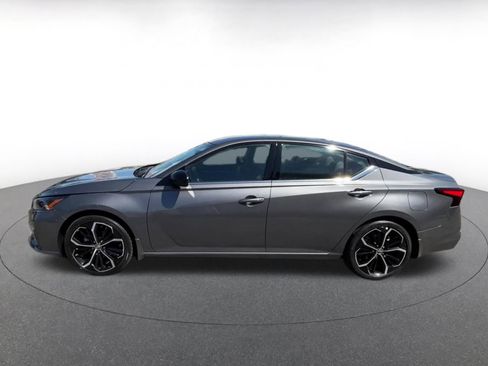 Used 2025 Nissan Altima 2.5 SR image 8