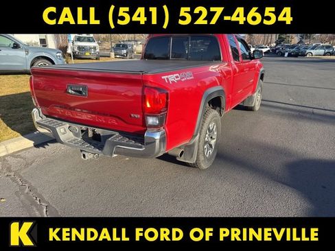 Used 2019 Toyota Tacoma TRD Off-Road image 10