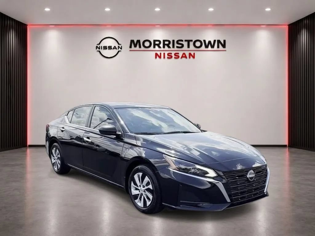 Used 2025 Nissan Altima 2.5 S FWD image 3