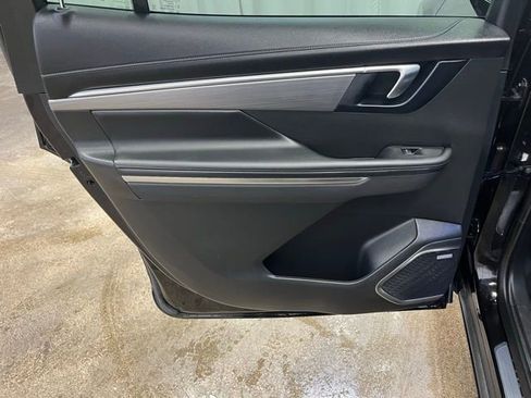 Used 2025 Buick Enclave Preferred image 26