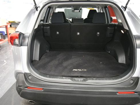 Certified 2019 Toyota RAV4 LE image 21