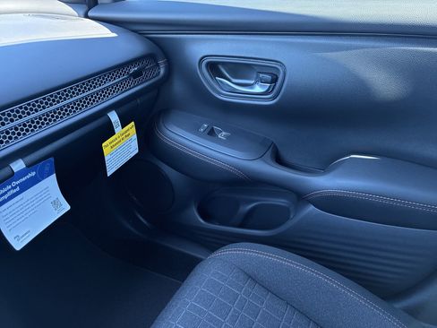 Certified 2026 Honda HR-V Sport image 31