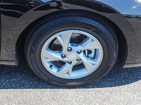 Certified 2023 Hyundai Elantra SE FWD image 12