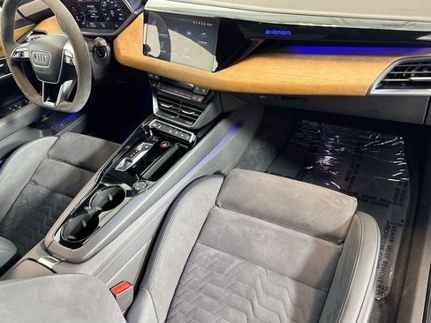 Used 2023 Audi e-tron GT Prestige w/ Prestige Package image 26
