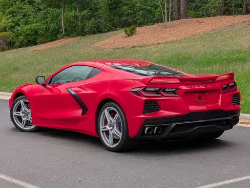 Used 2021 Chevrolet Corvette Stingray Premium Cpe w/ Z51 Performance Package RWD image 3