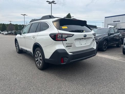 Used 2022 Subaru Outback Premium AWD/4WD image 3