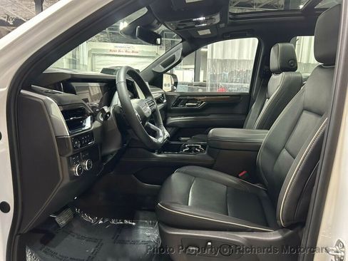 Used 2025 GMC Yukon XL Elevation image 15