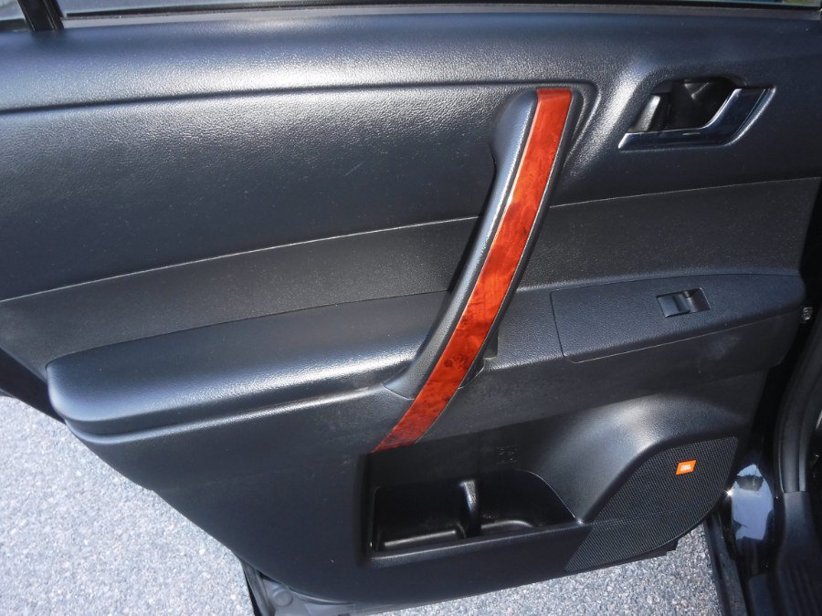 Used 2013 Toyota Highlander Limited AWD/4WD image 33