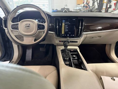 Used 2017 Volvo S90 T6 Momentum w/ Vision Package AWD/4WD image 2