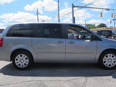 Used 2016 Dodge Grand Caravan SE w/ Quick Order Package 29E SE FWD image 7