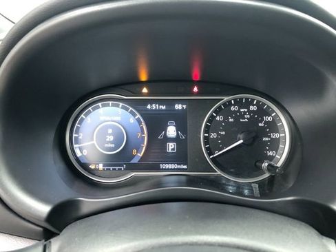 Used 2018 Nissan Kicks SR w/ Premium Package FWD image 17