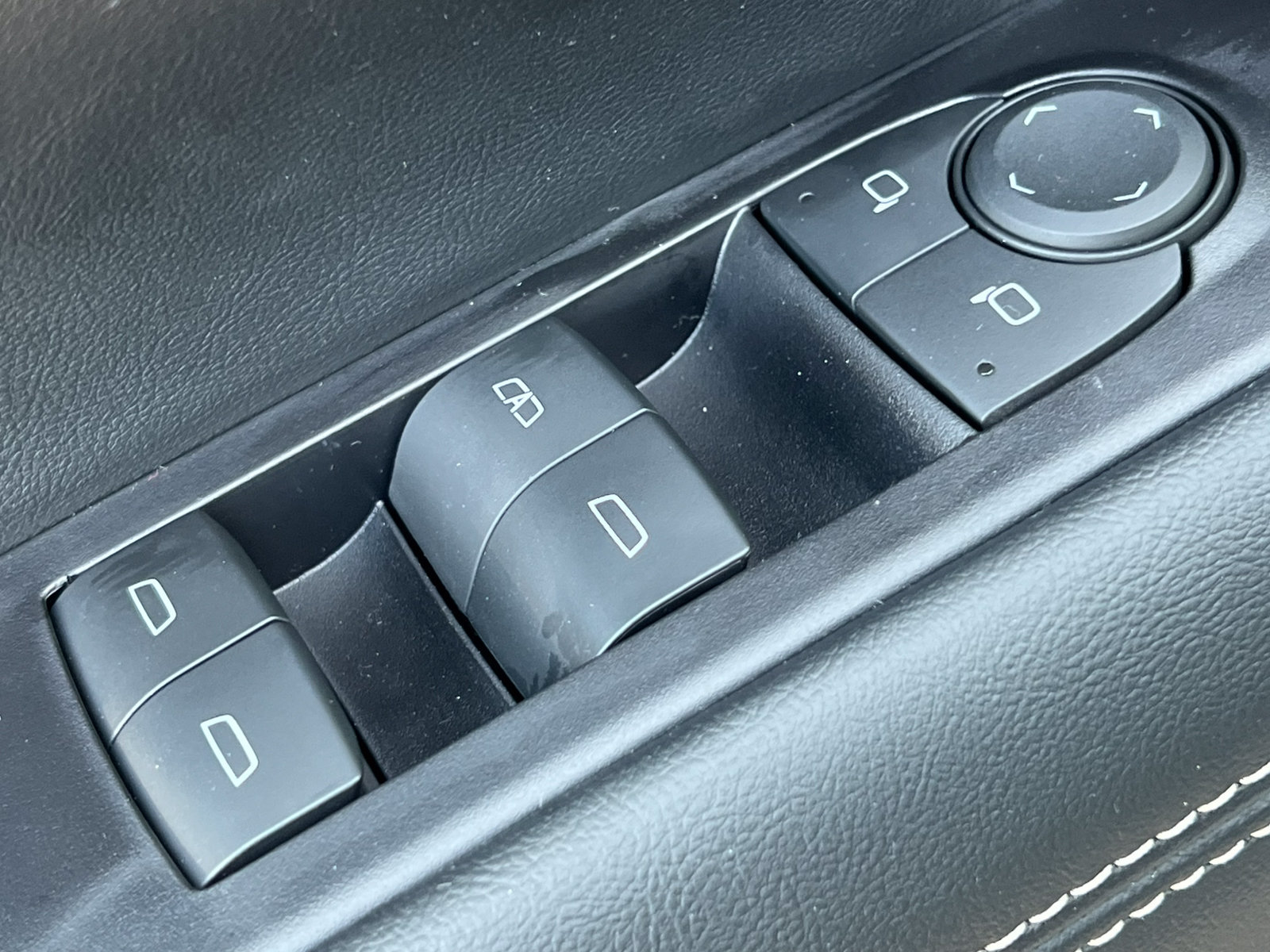 New 2027 GMC Terrain Elevation AWD/4WD image 13