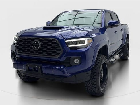 Used 2022 Toyota Tacoma TRD Sport w/ Technology Package RWD image 5