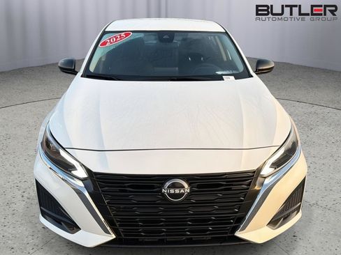 Used 2025 Nissan Altima 2.5 SV FWD image 9