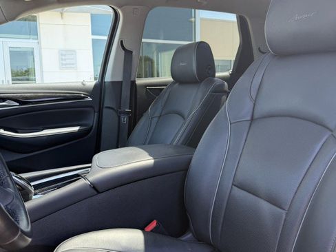Used 2021 Buick Enclave Avenir w/ Avenir Technology Package image 11
