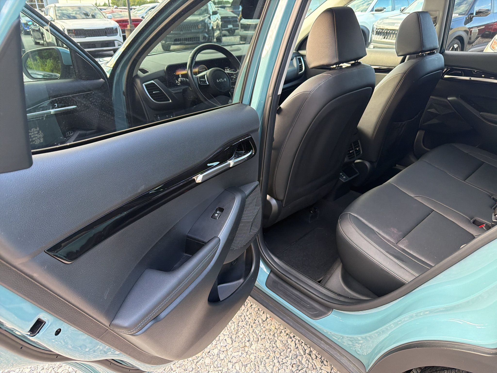 Used 2025 Kia Seltos EX w/ EX Sunroof Package FWD image 17